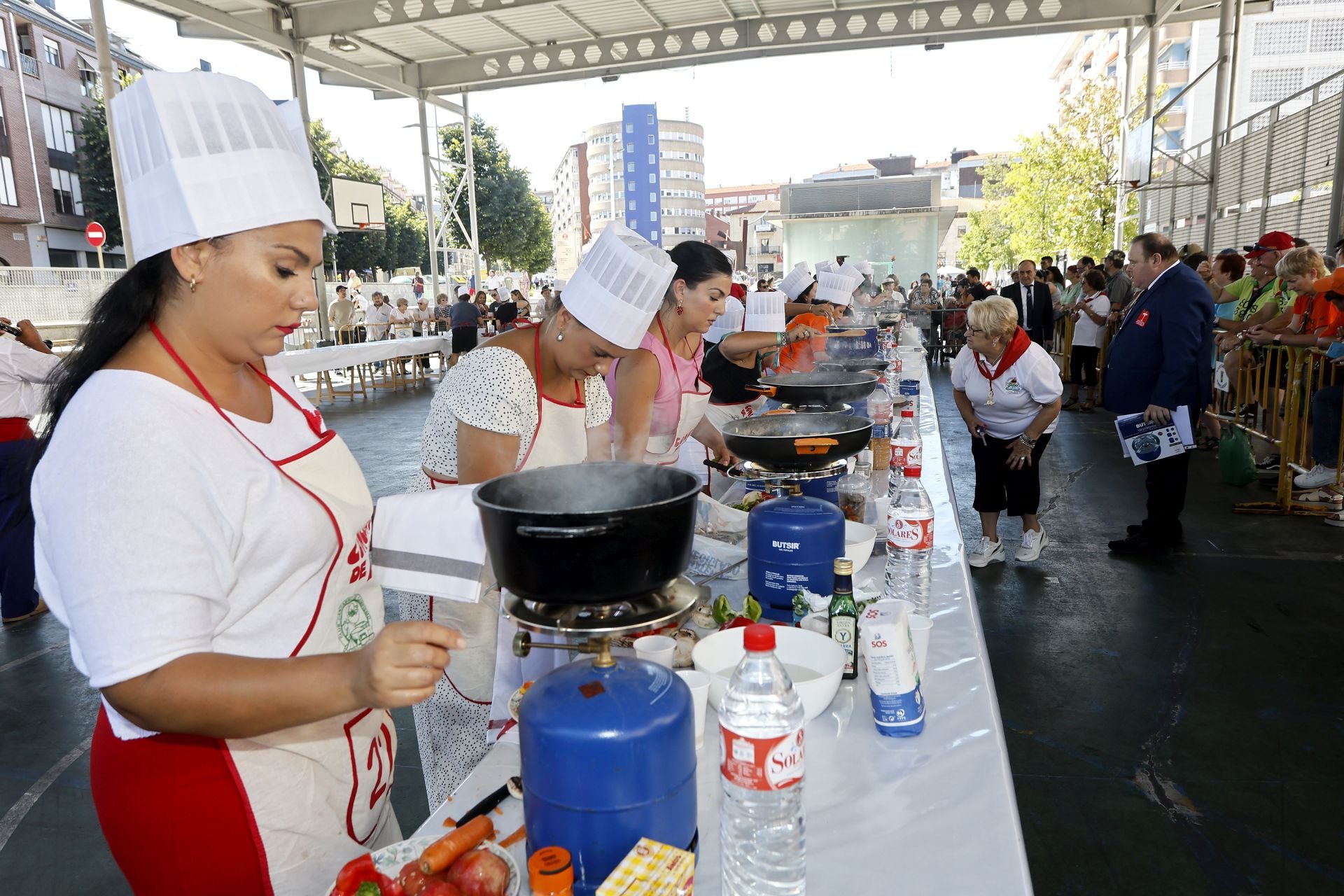 Las inscripciones para participar se abrieron a las 11.00 horas y apenas veinte minutos después ya estaban apuntados una quincena de participantes.