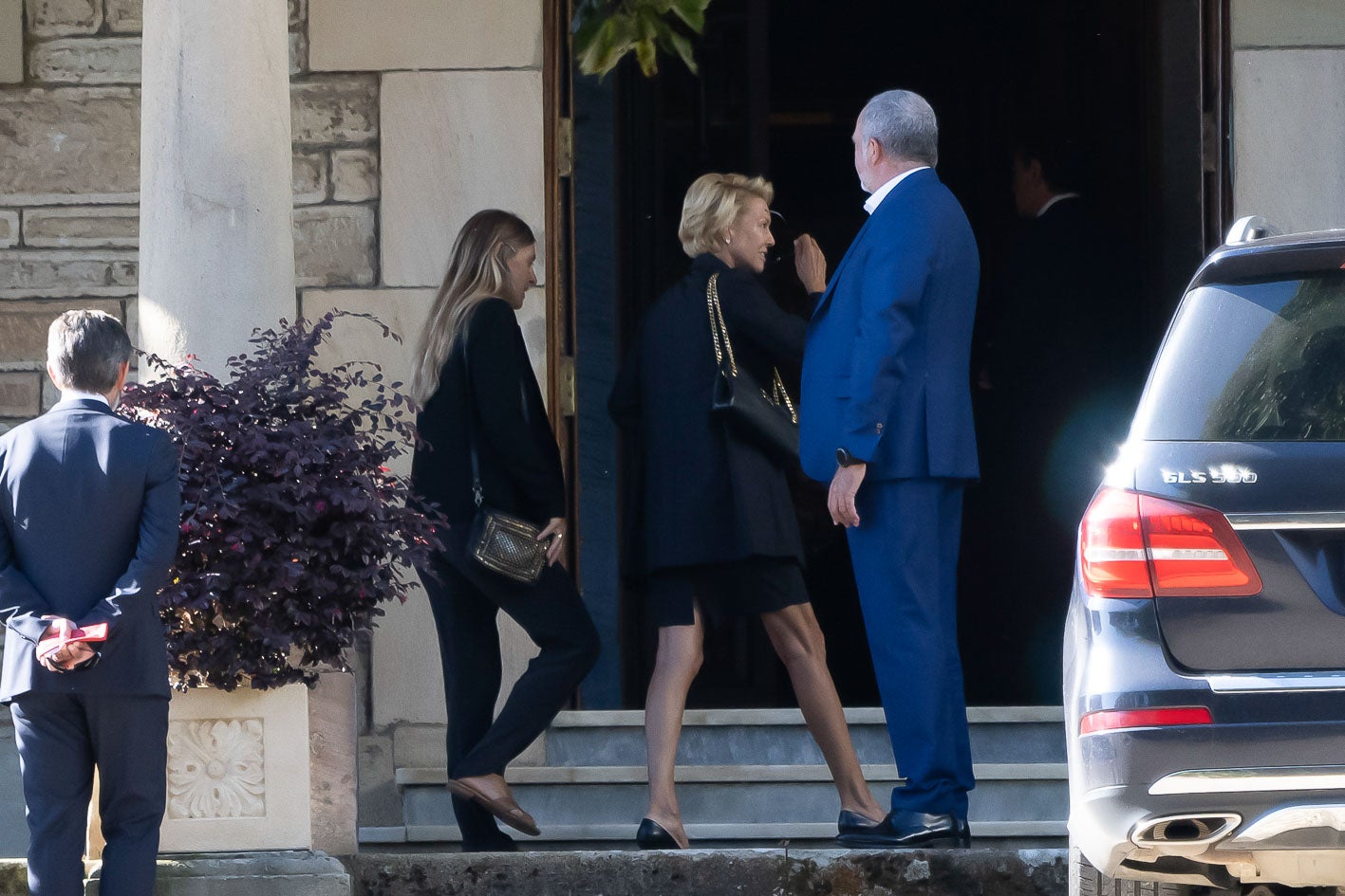 Lucrecia Botín, hija de Jaime Botín, a su llegada a la casa.