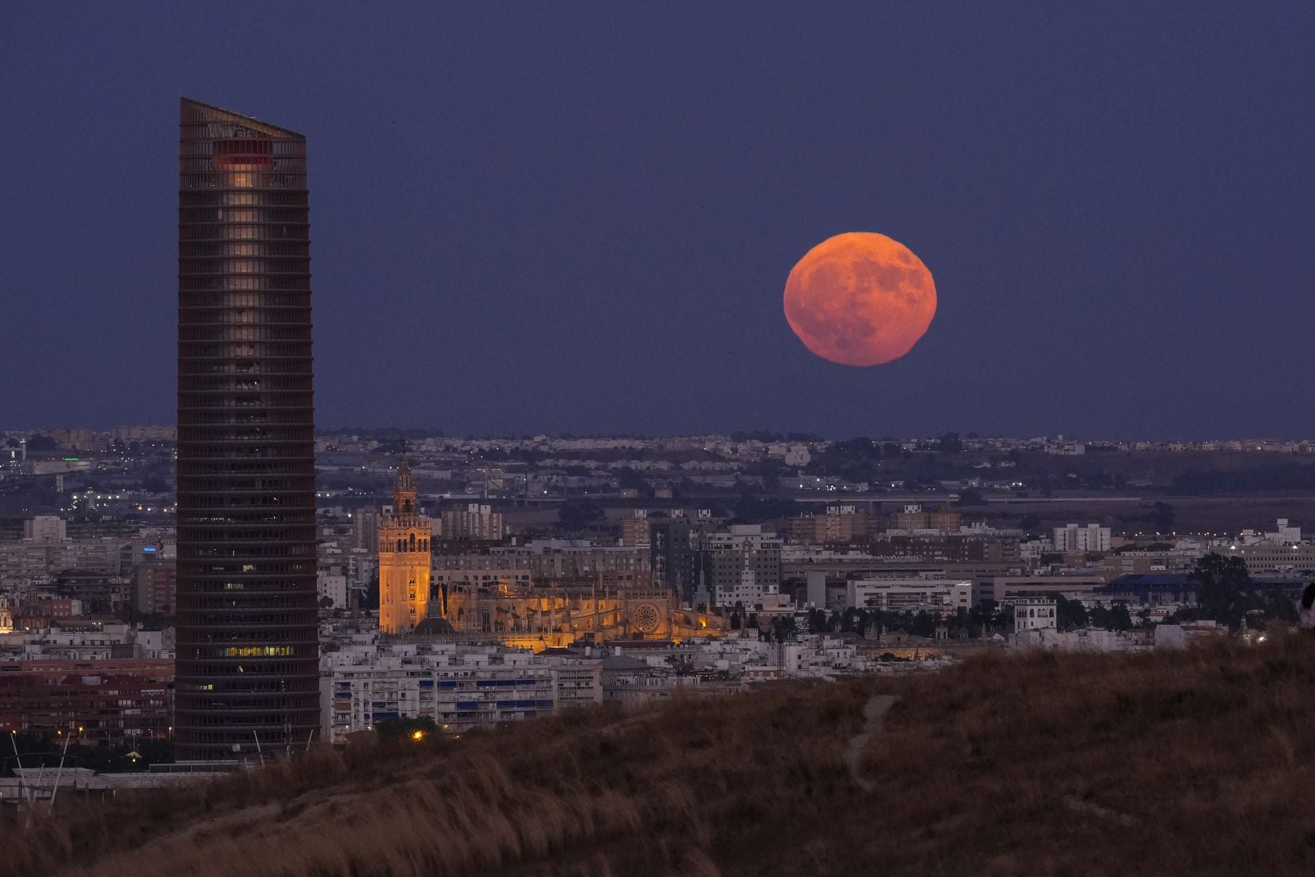 Se trata pues, de la primera de cuatro superlunas consecutivas que se sucederán desde agosto hasta noviembre.