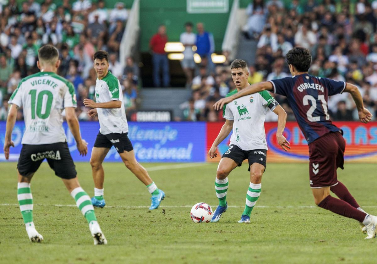 Íñigo Sainz-Maza saltó al campo en la segunda parte.