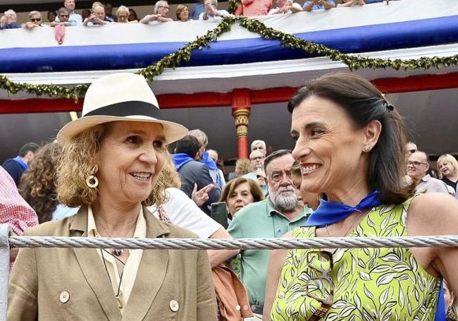 Gema Igual con la infanta Elena en la plaza de toros de Santander.