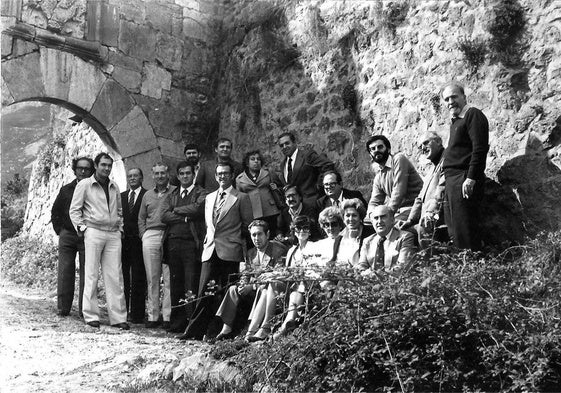 Visita miembros CEM. Academia de Caballería Colio, 1977.