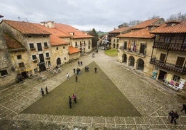 Vista del centro de la villa de Santillana del Mar.