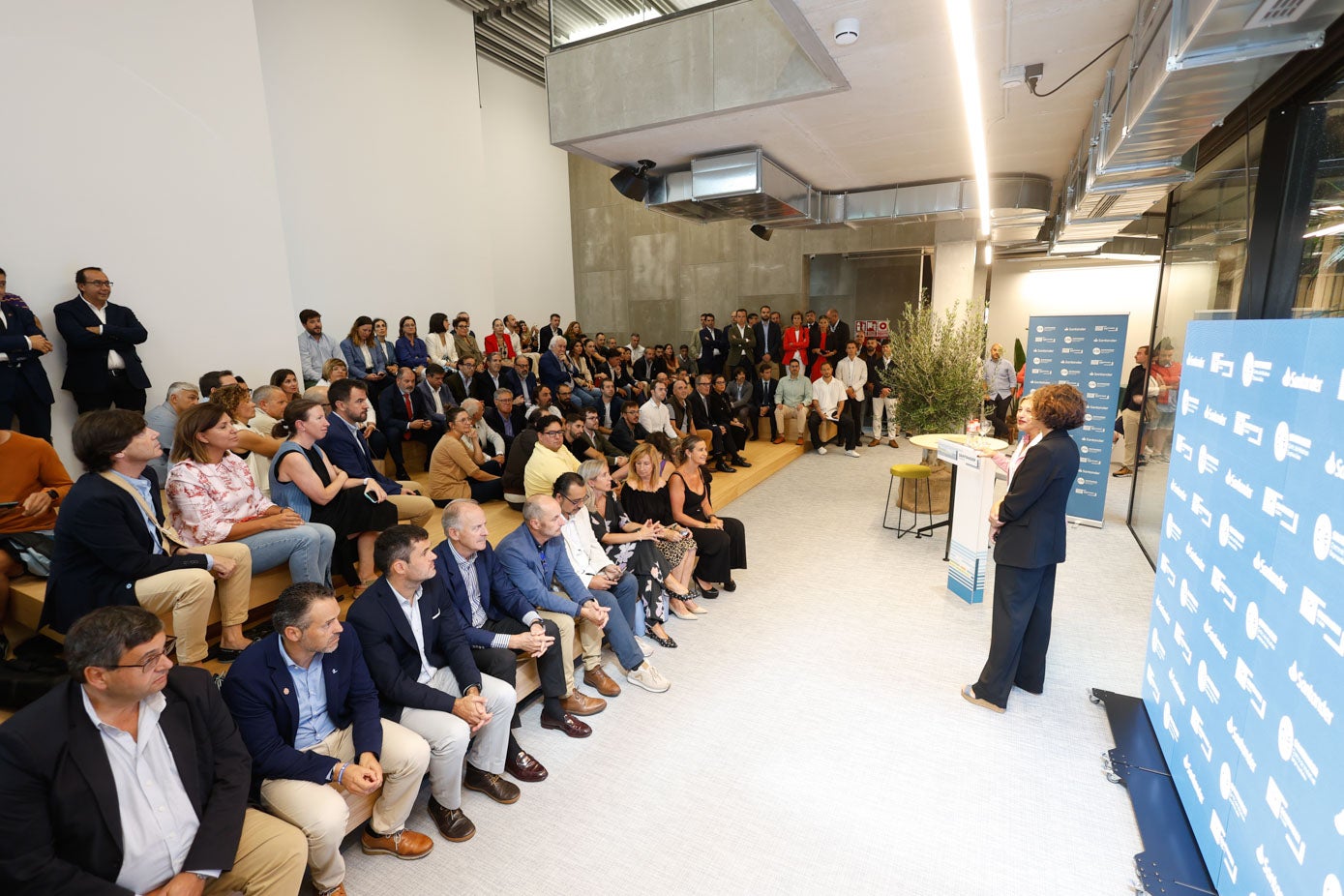 Isabel Gómez-Barreda, concejala de Empleo, durante la inauguración del centro. 