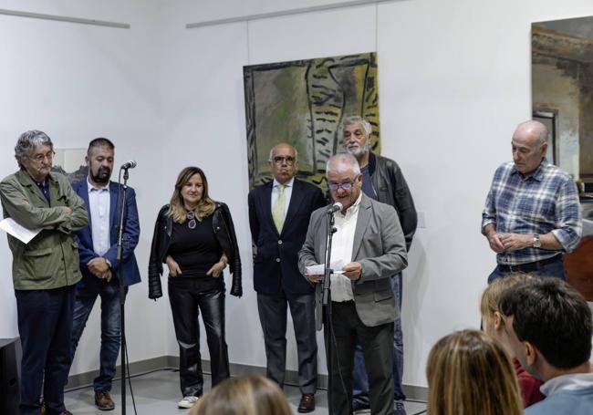 El Centro Multiusos del Ayuntamiento de Villaescusa, la exposición que muestra las dieciséis obras seleccionadas por el jurado de la IV edición.