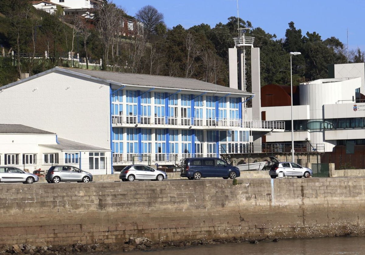 Escuela Náutico Pesquera de Santander.