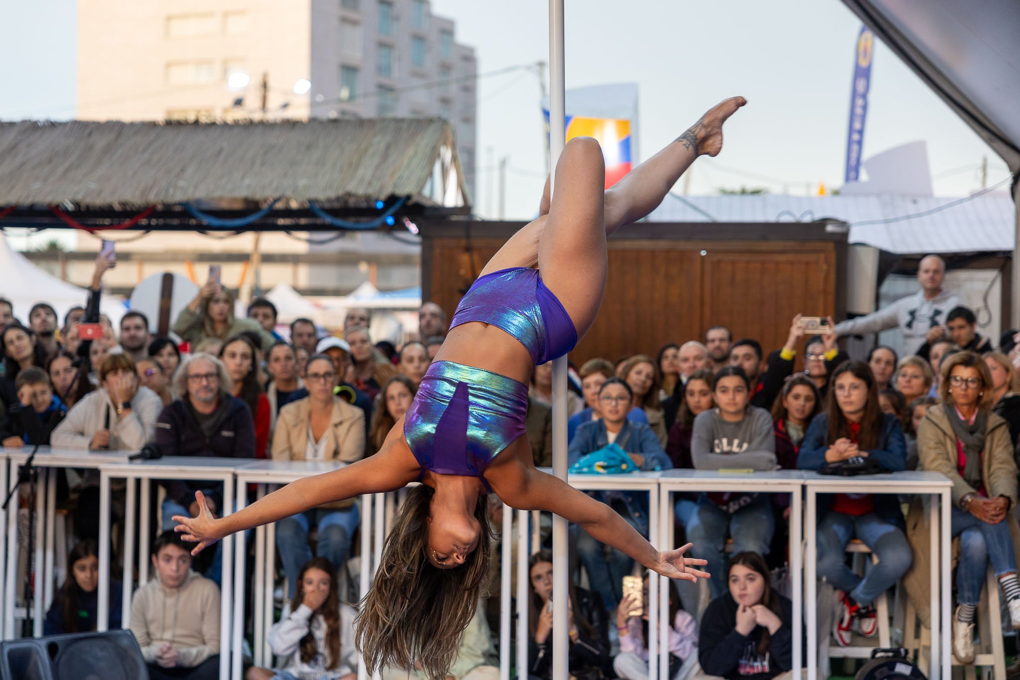 La bailarina de pole dance, Ana Rincón, durante su actuación.