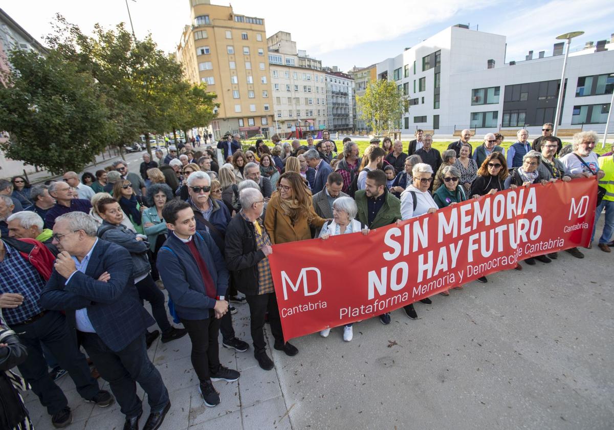 Imagen de una de las portestas de la Plataforma Memoria y Democracia en contra de la derogación de la ley