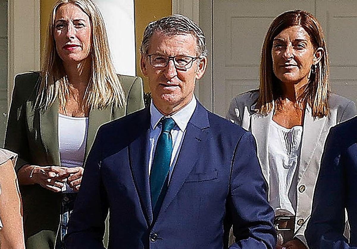 Buruaga hoy en la foto de Familia del encuentro con Feijóo