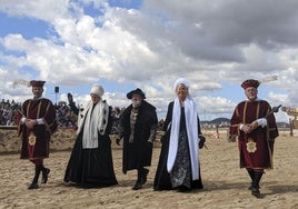 Carlos V y sus hermanas, en la playa Salvé.