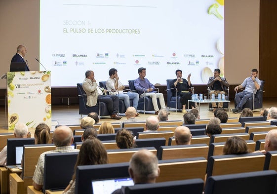 Imagen de una de las mesas redondas que se celebraron en la pasada edición en el salón de actos de UNEAtlántico.