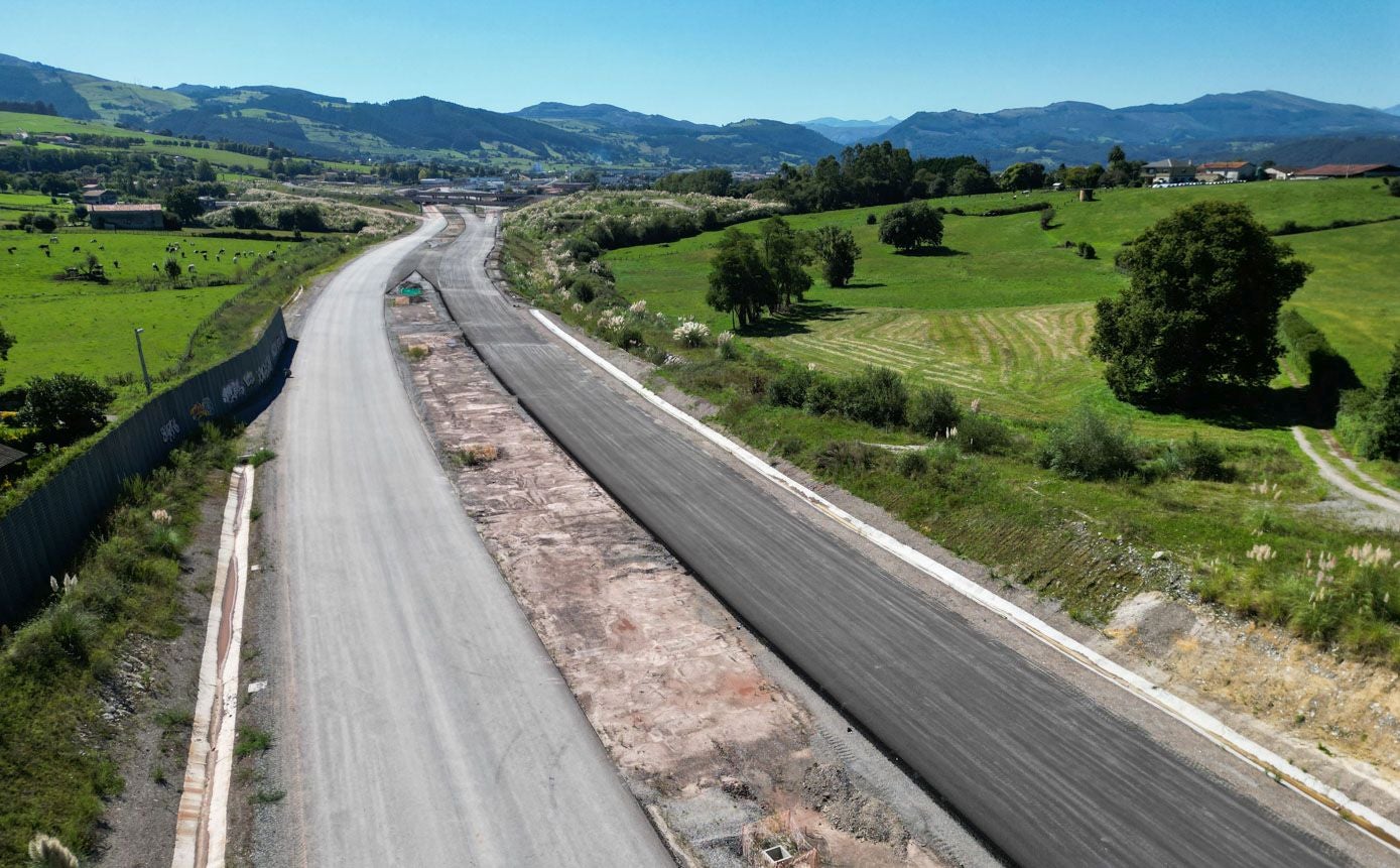 Las obras del nudo de Torrelavega comenzaron en 2018 y finalizarán, si no surgen más imprevistos, el próximo verano: siete años después, el doble de lo previsto.