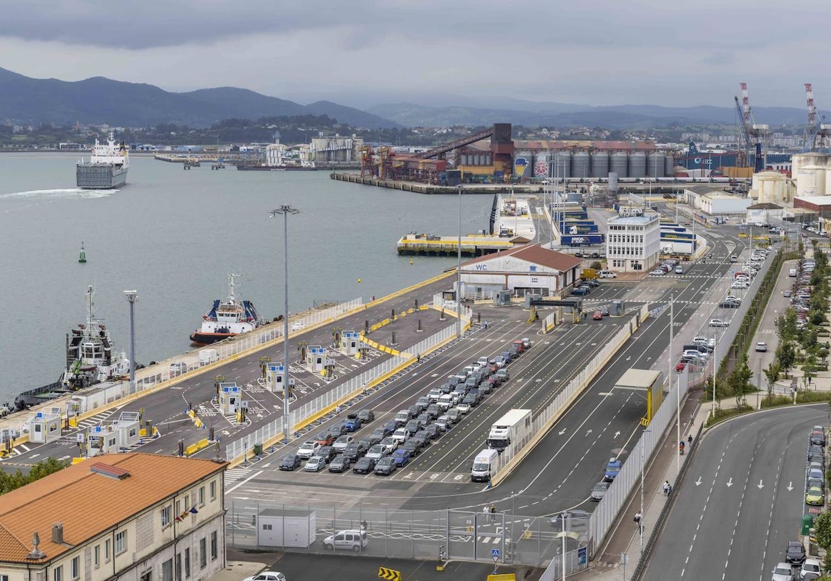 Muelles del puerto de Santander.