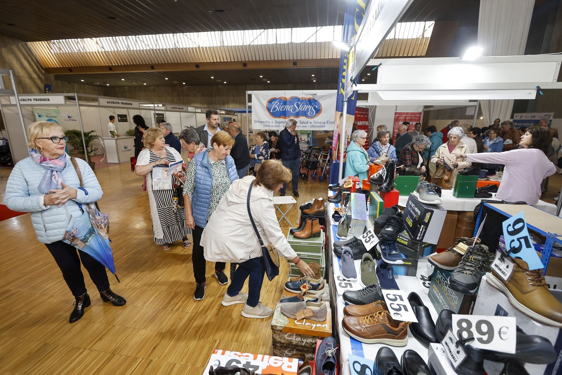 Entre los stands, también ha habido espacio para el calzado a precios rebajados.