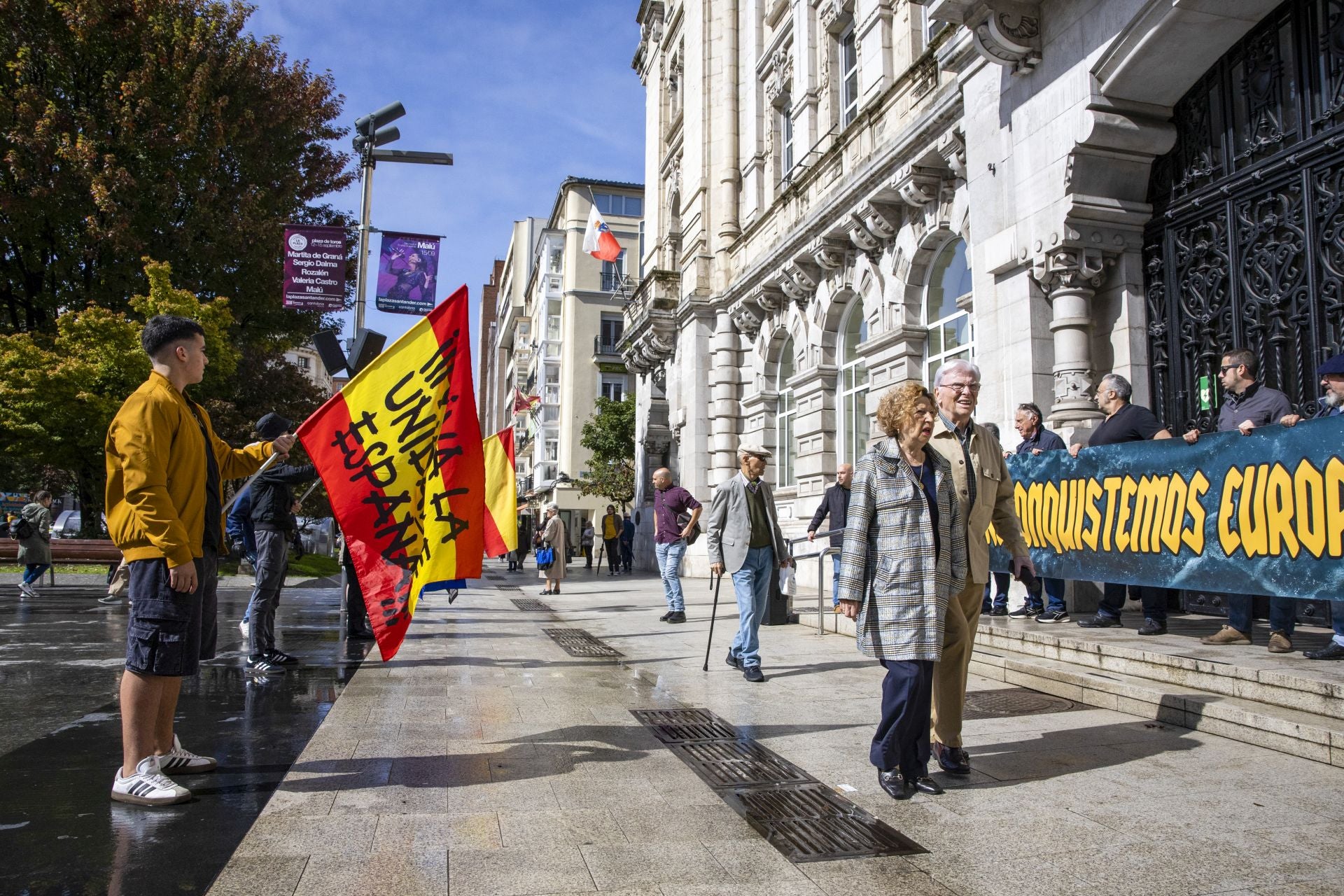 La marcha de la mañana concluyó en la Plaza del Ayuntamiento.