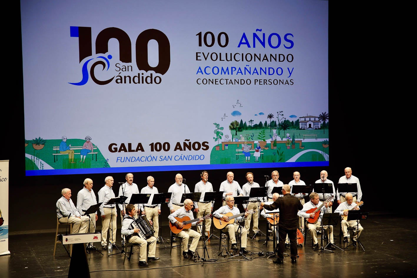 La gala estuvo marcada por las actuaciones de la Agrupación Puertochico.