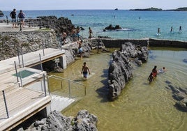 Piscinas naturales en los antiguos viveros de Isla.