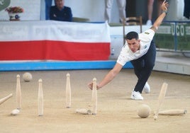 Víctor González ganó ayer en Cosío.