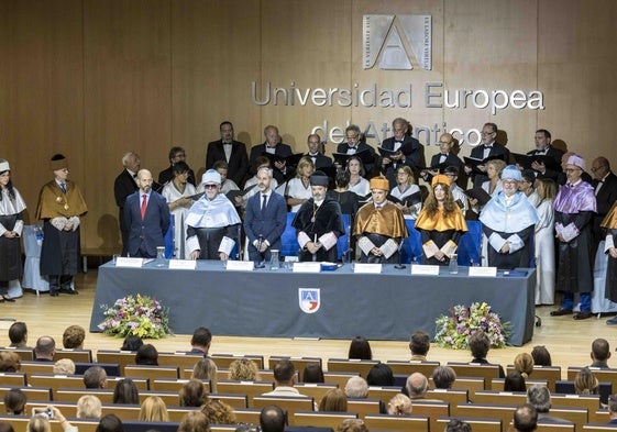 Acto de apertura del curso académico en el salón de actos de Uneatlántico.