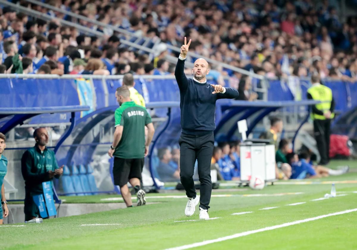 José Alberto, en el banquillo del Carlos Tartiere.