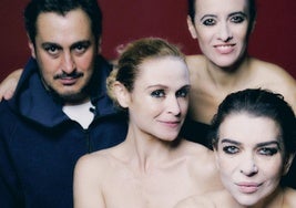 El director Gabriel Olivares y las actrices de 'Las hermanas de Manolete'.