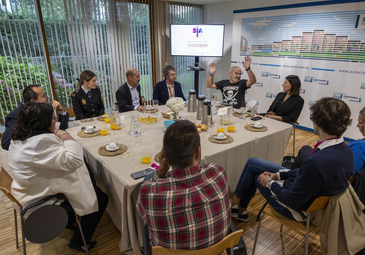 Los ponentes iniciaron la mañana con un desayuno informal con la alcaldesa de Santander, Gema Igual.