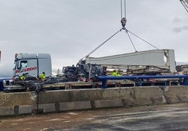 El transporte sufrió el accidente este lunes a las 17.00 horas.