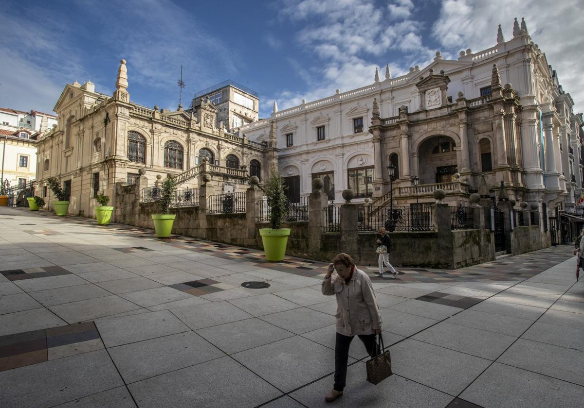 El histórico inmueble, que posee una catalogación de BIC y que permanece vacío, sigue pendiente de la rehabilitación. De modo anexo, el MAS cumple seis meses desde su reapertura.