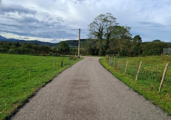 Camino rural de  Lirio a la Lastra.