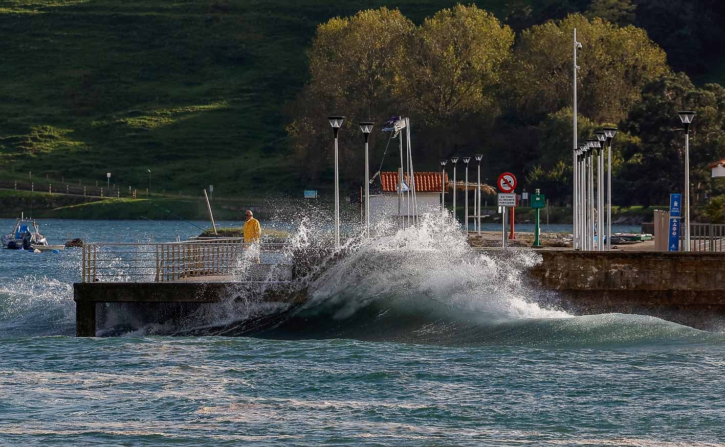 Entrada del puerto de Suances