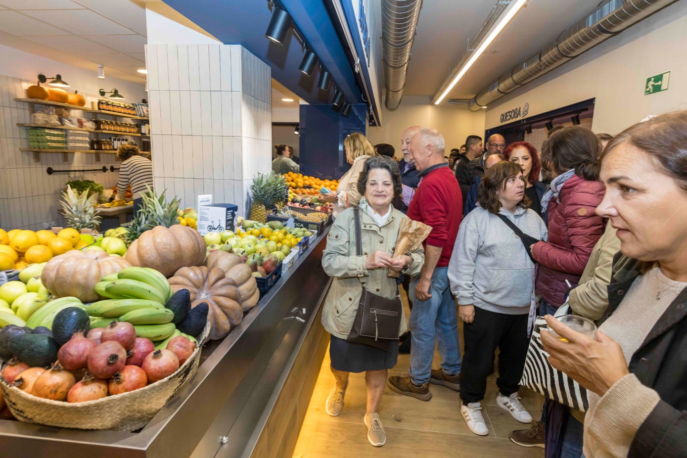 Ese reparto es coherente con el ya existente en el mercado y su entorno, quedando los puestos de alimentación en la zona donde ahora se concentran en mayor medida y los de hostelería en el extremo de la calle Tetuán, que cuenta con un sector hostelero muy dinámico