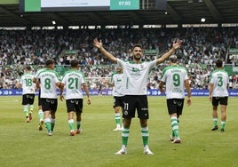 Andrés Martín celebra un gol frente al Almería