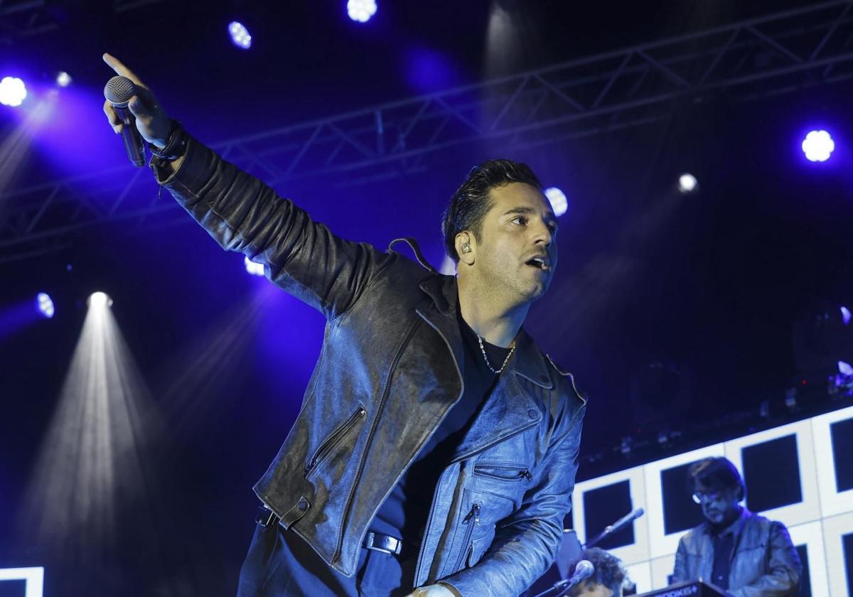 David Bustamante durante el concierto que dio en Suances este verano