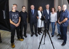 Raúl Lucio, Jesús García, Gáspar Laredo, Elena Cuevas, Juan Muñiz, Marta Matanza, Javier Lamela y Javier Vila, en la inauguración del espacio.