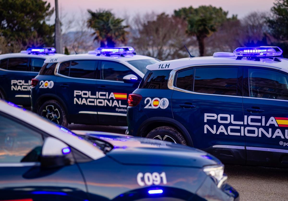 Entra a una autocaravana y agrede sexualmente a una mujer mientras dormía en la playa de Los Peligros