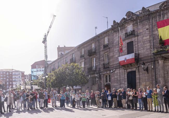 Minuto de silencio en Torrelavega.