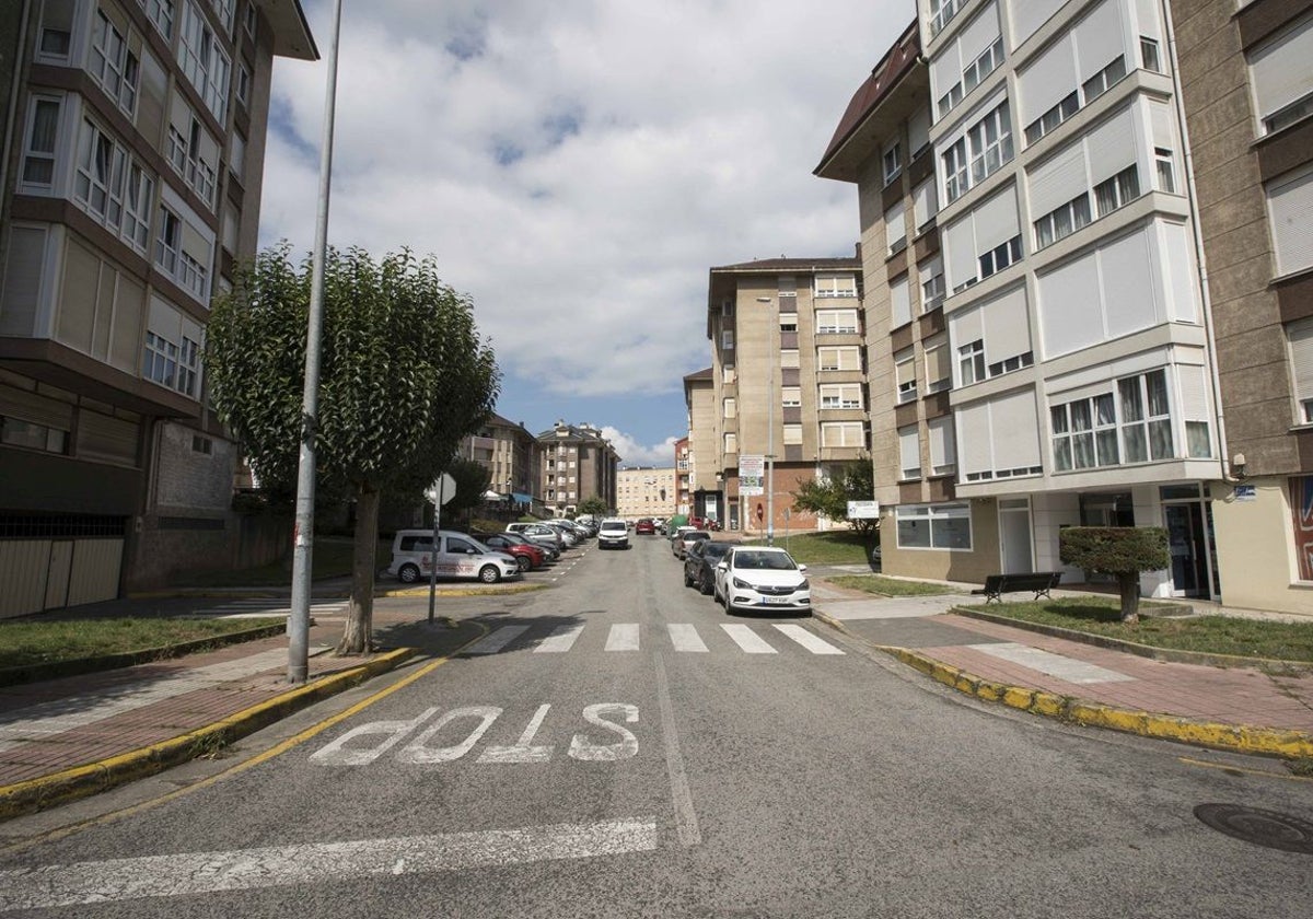 Barrio del Carmen de Maliaño, uno de los más antiguos de la ciudad en el que hay muchos edificios sin ascensor aún.