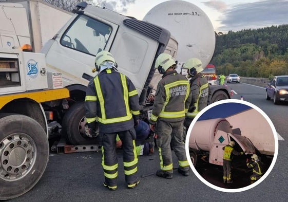 Imágenes del impacto de ambos camiones, esta tarde.