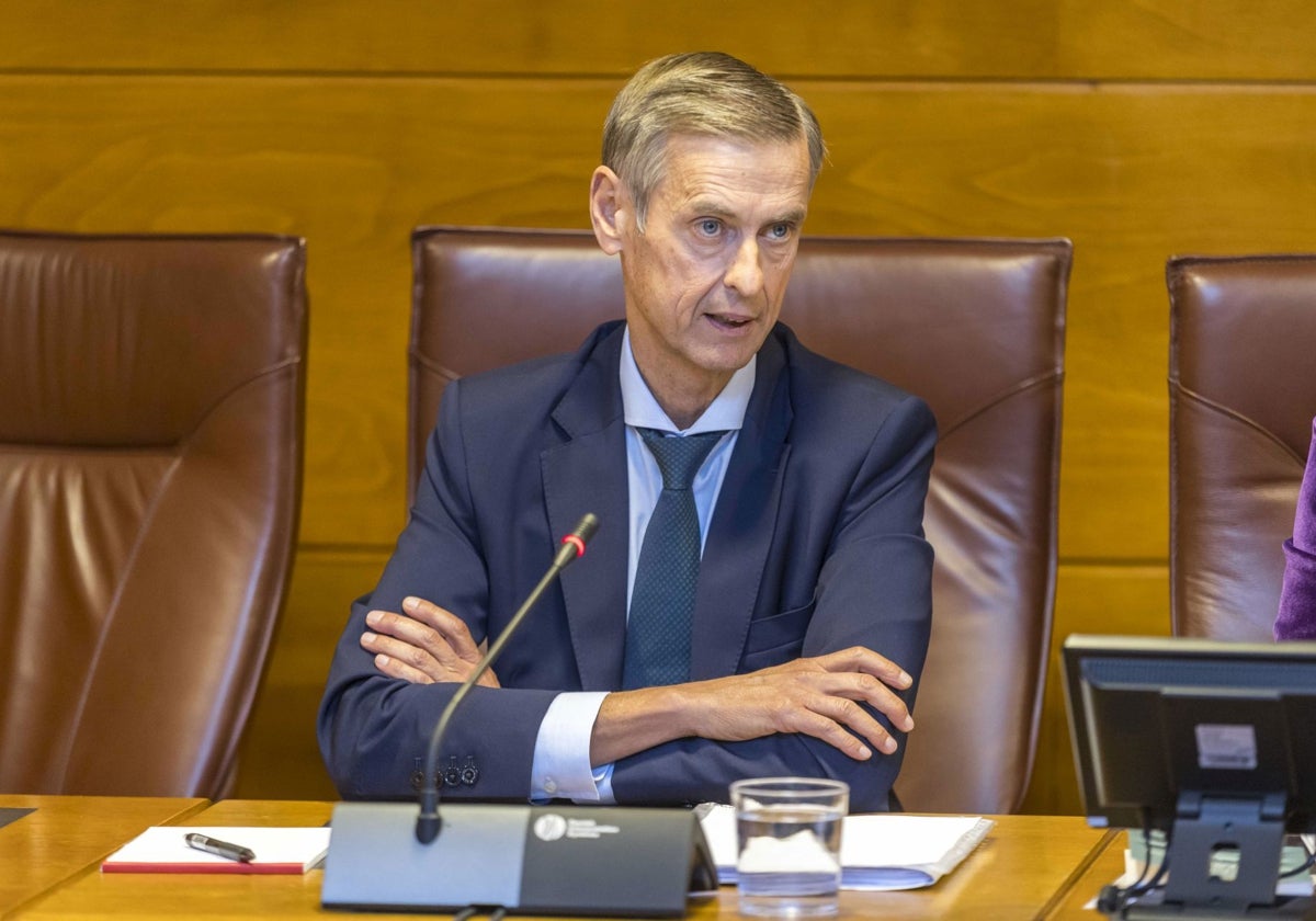 Imagen de archivo de López del Moral en el Parlamento regional.