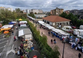 El Ayuntamiento de Camargo devuelve el mercadillo semanal a su ubicación original en el Parque de Cros