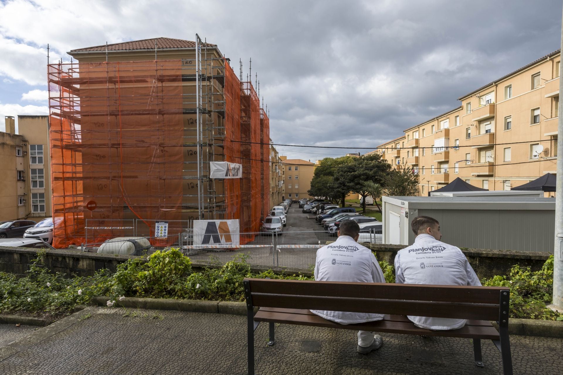 Los trabajos pretenden mejorar la eficiencia energética de los edificios, además de reformar los viales. 