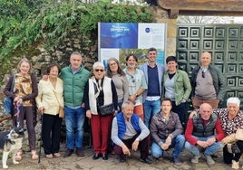 Autoridades y participantes en la presentación de la nueva APP audioguía para conocer la villa.