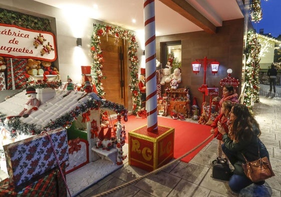 Quién sube la apuesta del Papá Noel volador