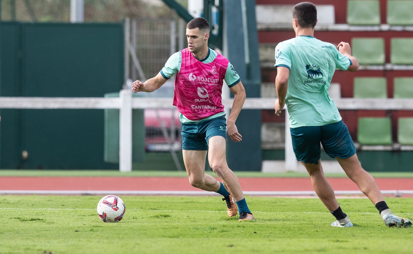 Mantilla sigue entrenando con el grupo.