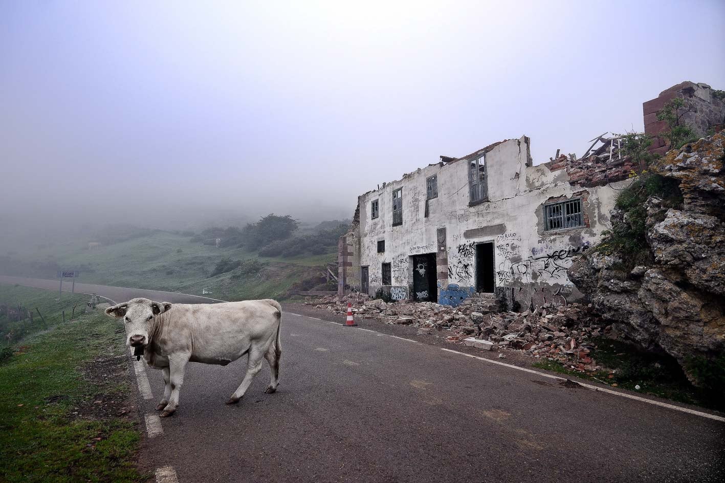 Las ventas, como la de Tajahierro, eran hospedajes que forman parte de la seña de identidad del territorio. Fue construida en 1895 en el puerto de Palombera, donde ahora solo quedan los restos de una lugar lleno de historia y recuerdos.