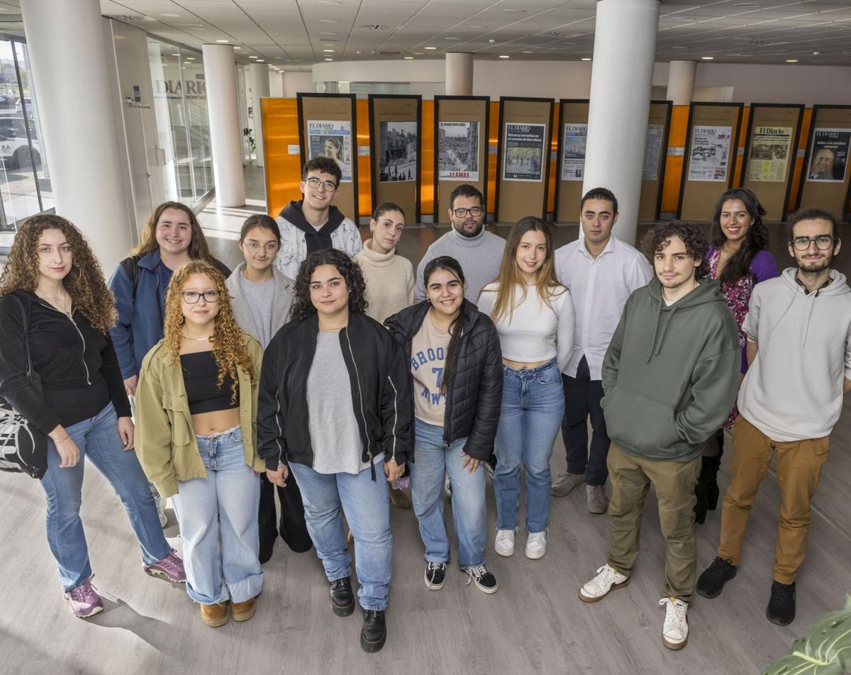 De izquierda a derecha, en la primera fila, Cristina Badía, Claudia Nieto, Lucía Maceiras, Paula Arroyo,Lorena Maza, Emiliano Castillo y Nicolás Gómez. De izquierda a derecha, en la segunda fila, Estefanía Liaño,Yanira Muñoz, Quique Ortiz, Inés Fernández, Óscar Juárez, Darío Encinas y Amanda Delgado.