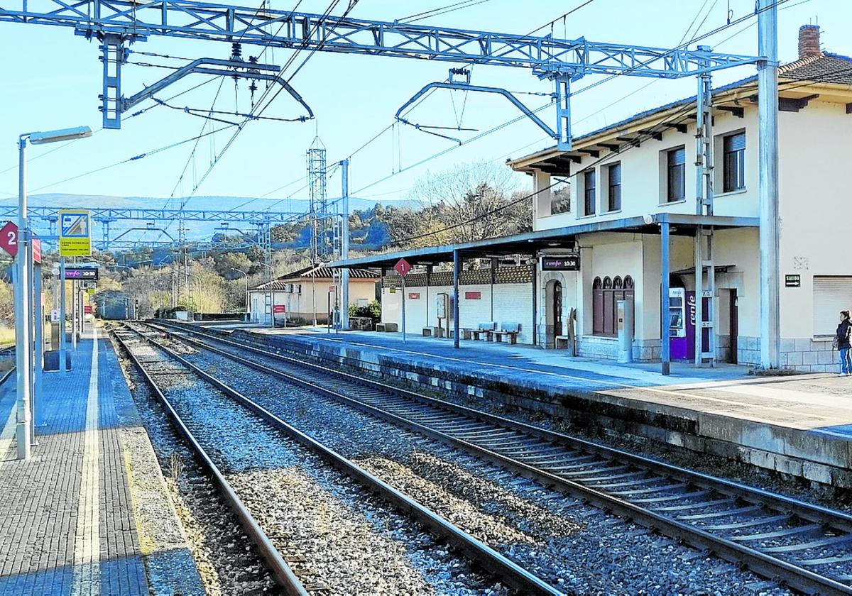 El proyecto prevé renovar 1.224 metros de vía en la estación de Bárcena de Pie de Concha.