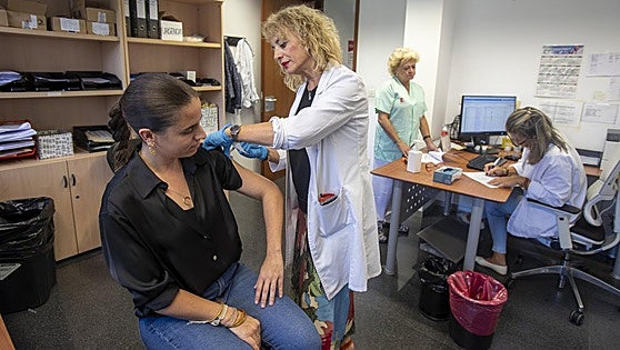 La gripe comienza a asomar en Cantabria y llegará al pico máximo durante la Navidad