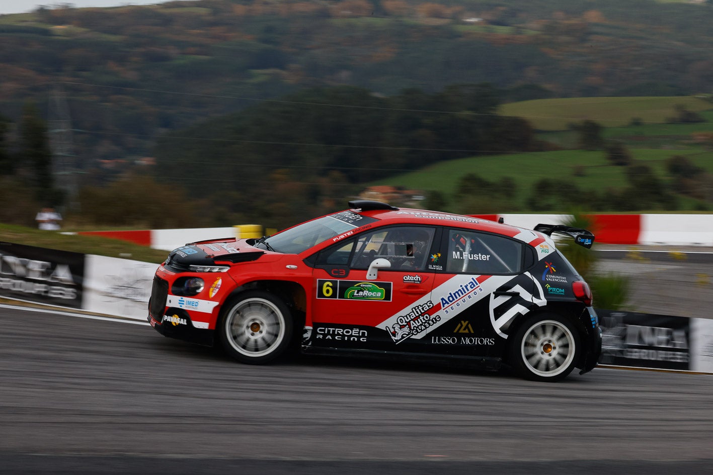 Miguel Fuster rueda con su Citroën C3 Rally2.