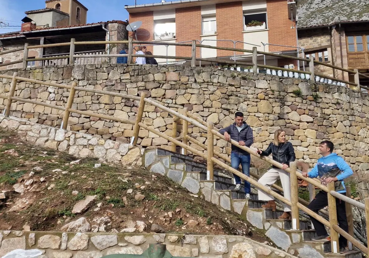 Urrutia visitó las obras junto al alcalde y el teniente alcalde.